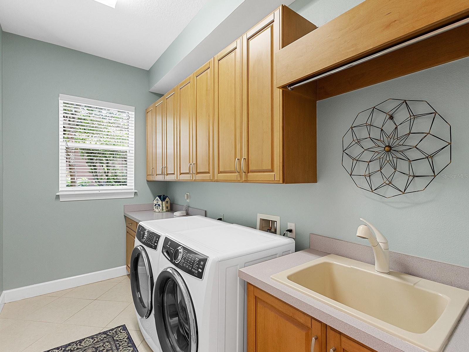 7309 DESERT RIDGE GLN