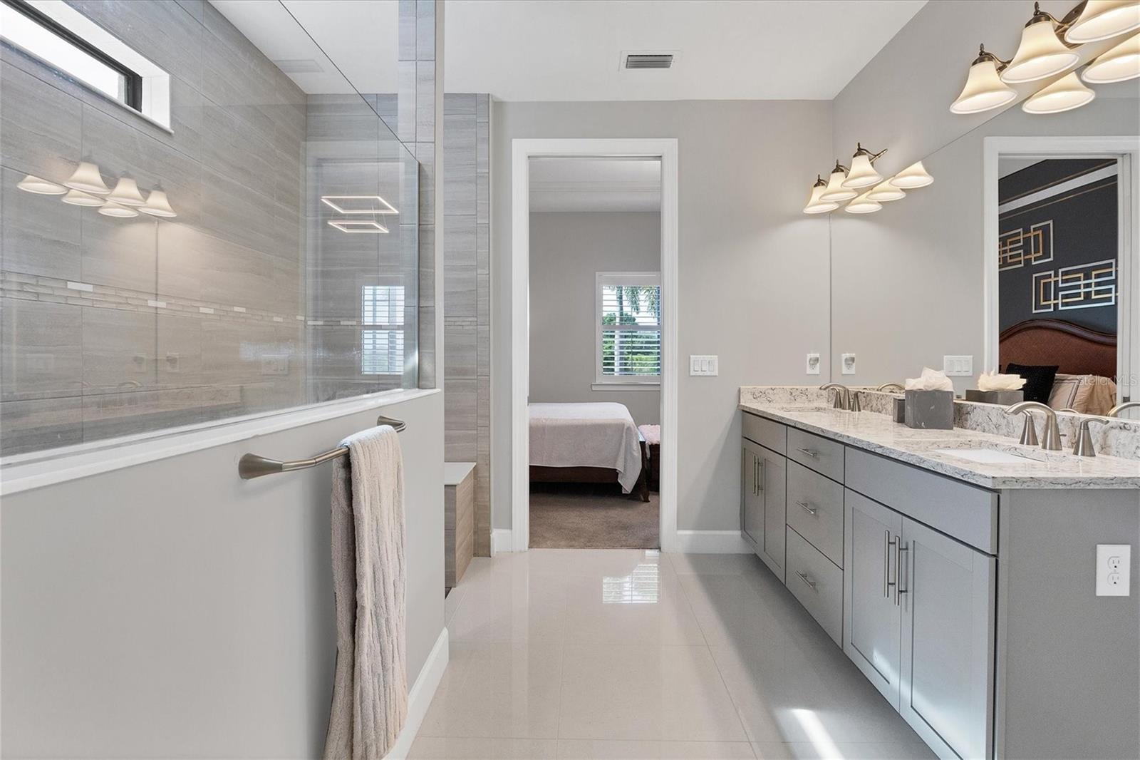 7989 GRANDE SHORES DR