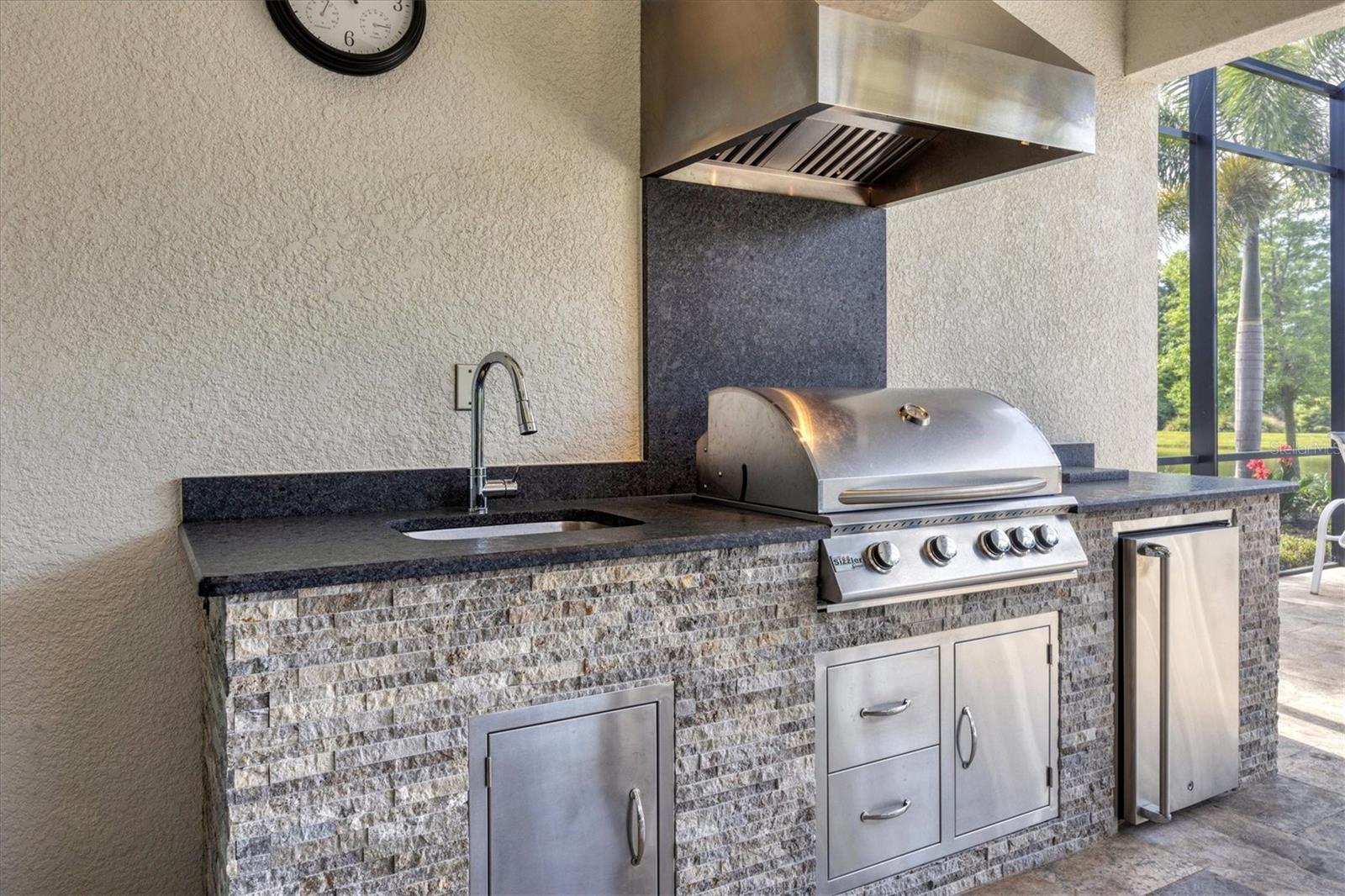 7989 GRANDE SHORES DR