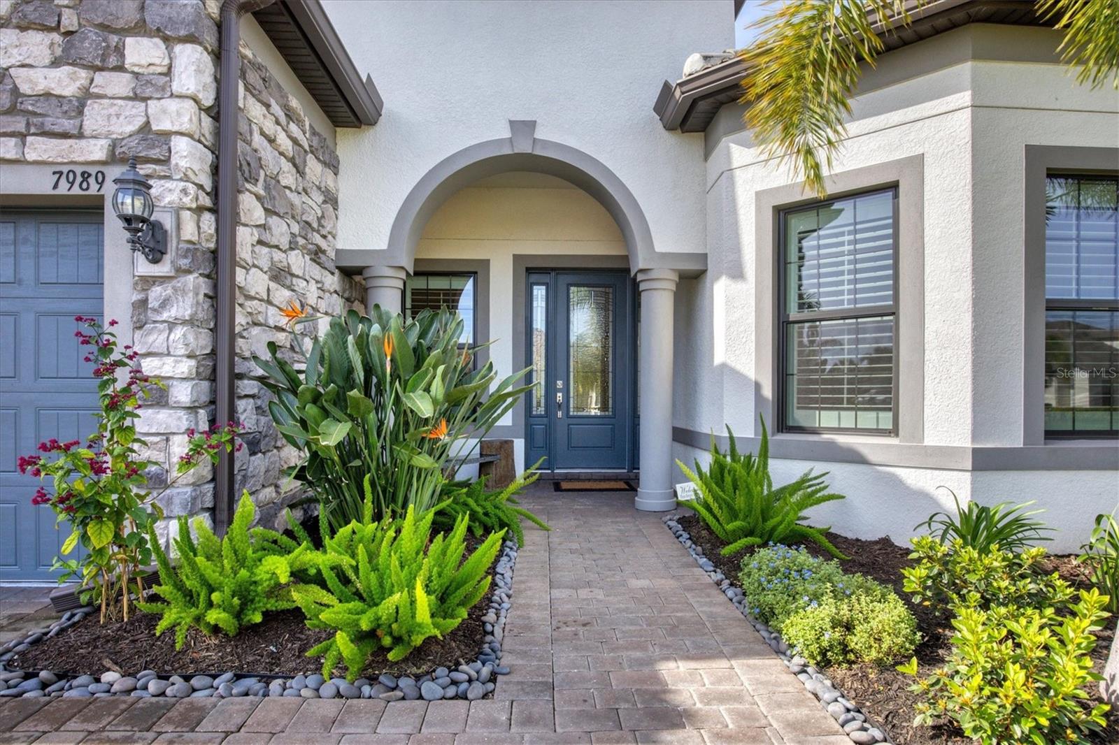 7989 GRANDE SHORES DR