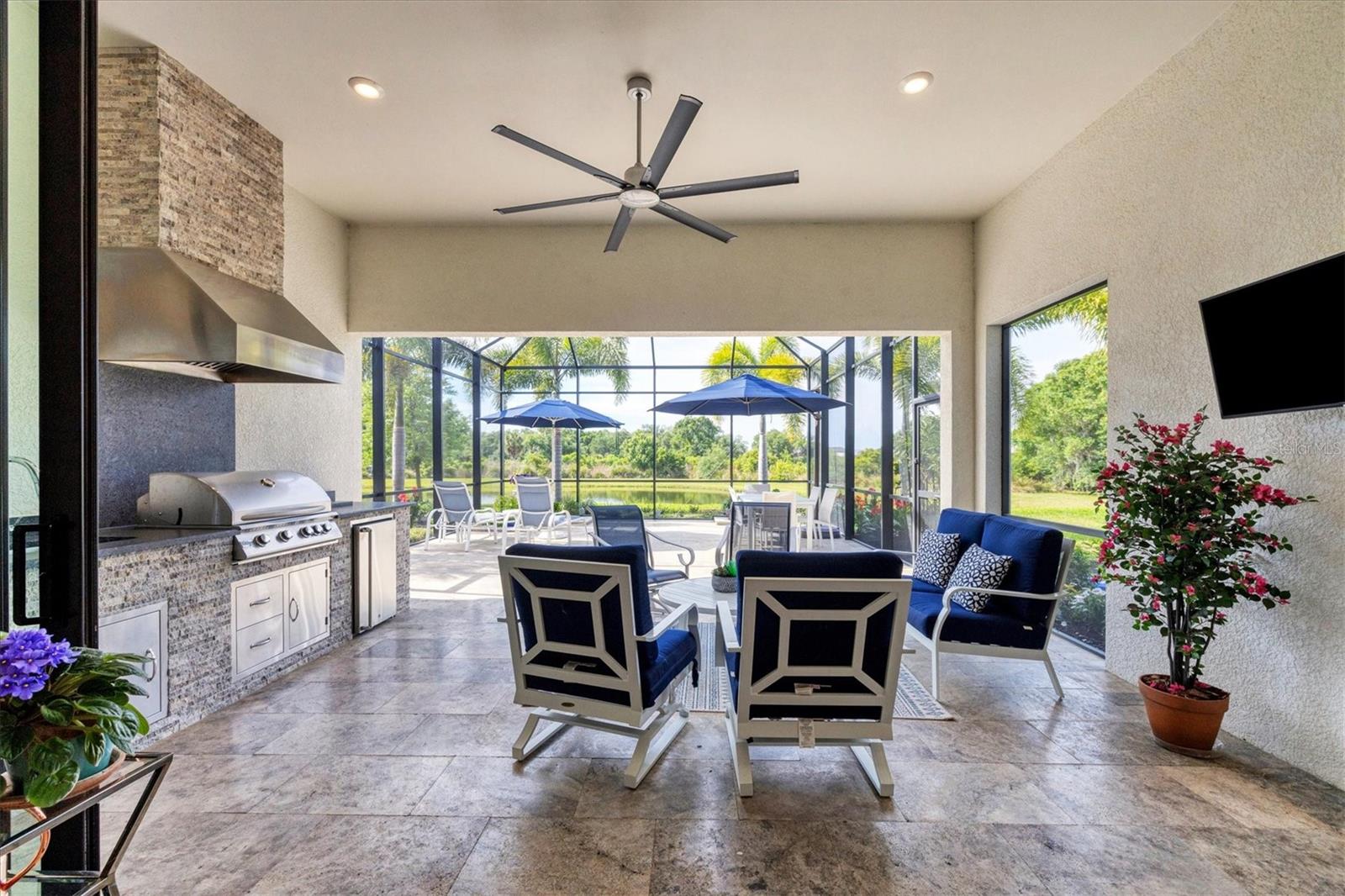 7989 GRANDE SHORES DR