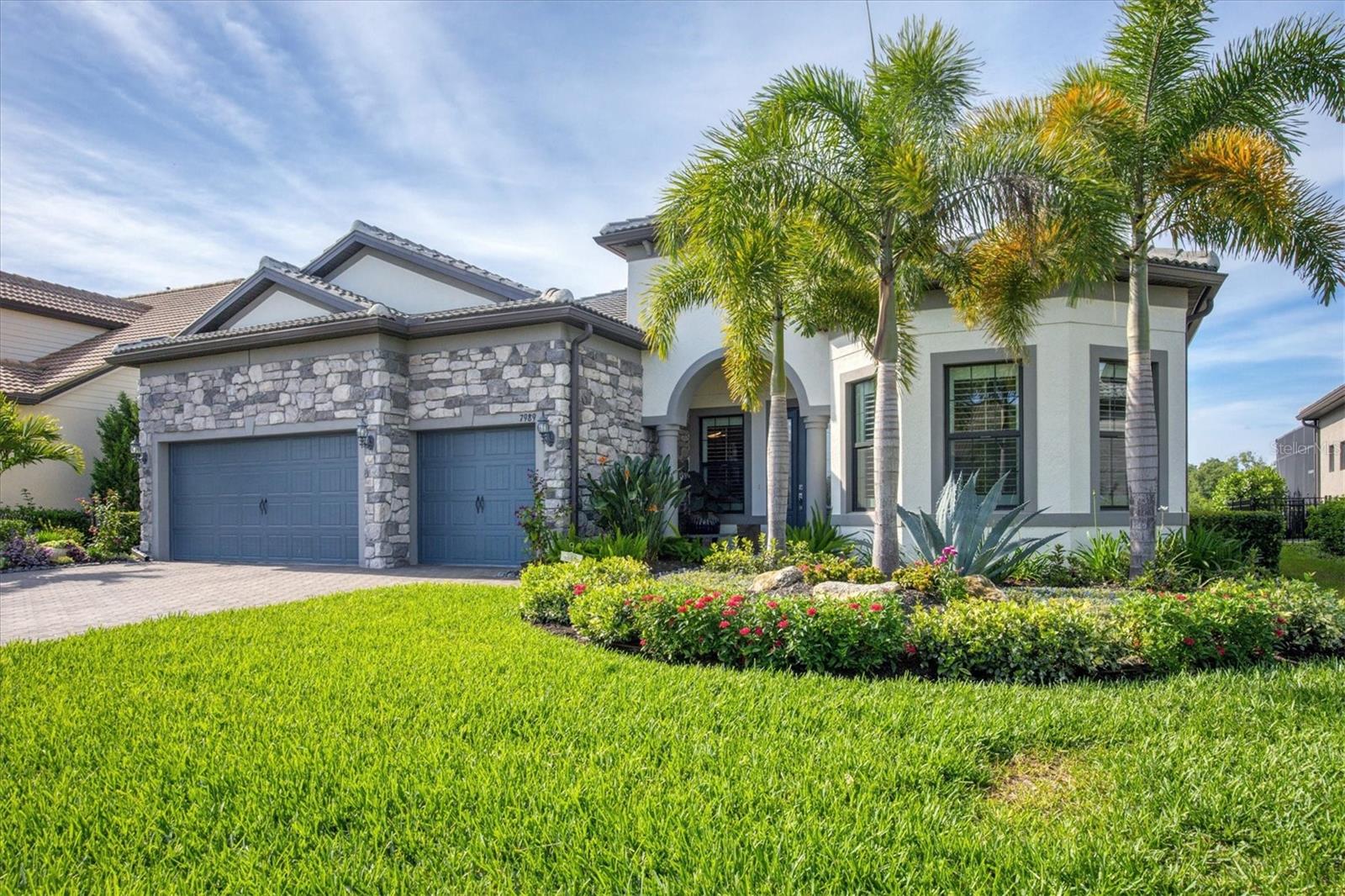 7989 GRANDE SHORES DR