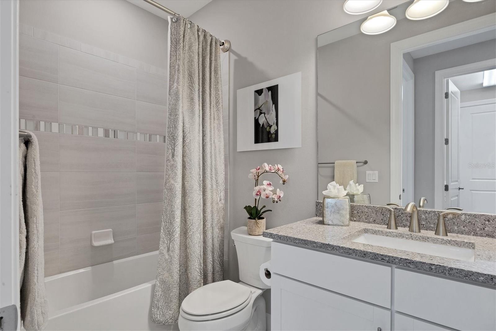 7989 GRANDE SHORES DR