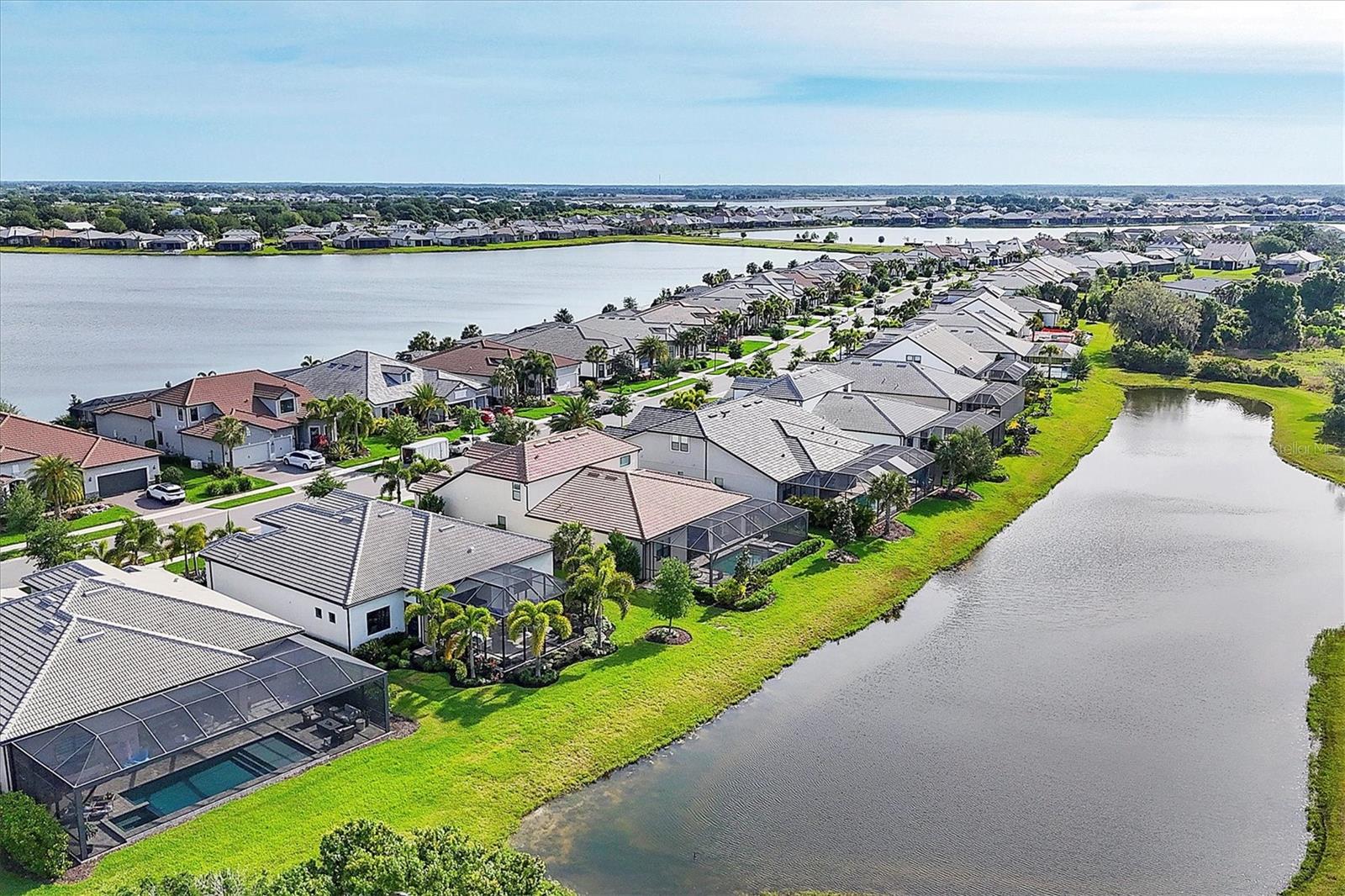 7989 GRANDE SHORES DR