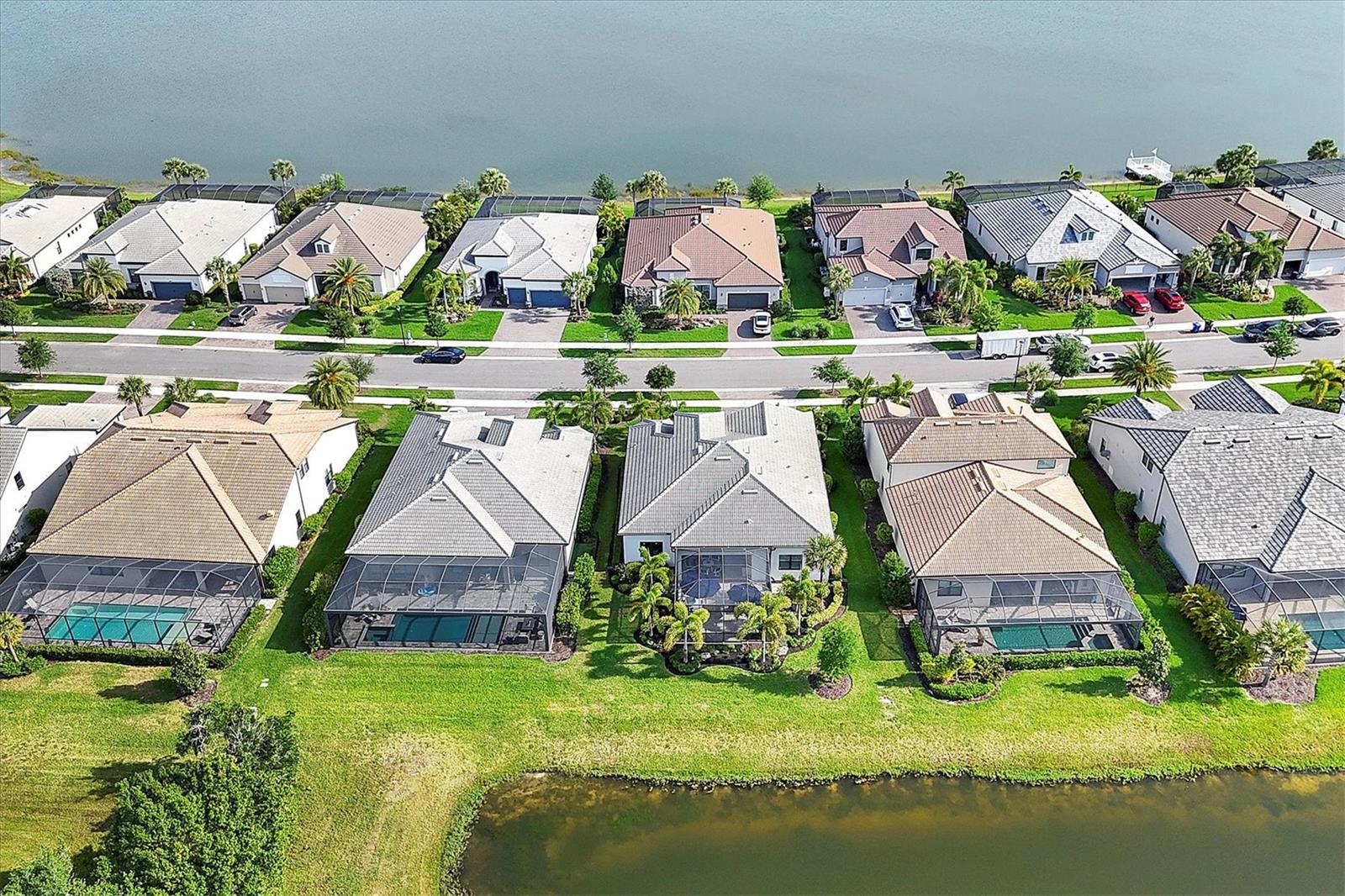 7989 GRANDE SHORES DR