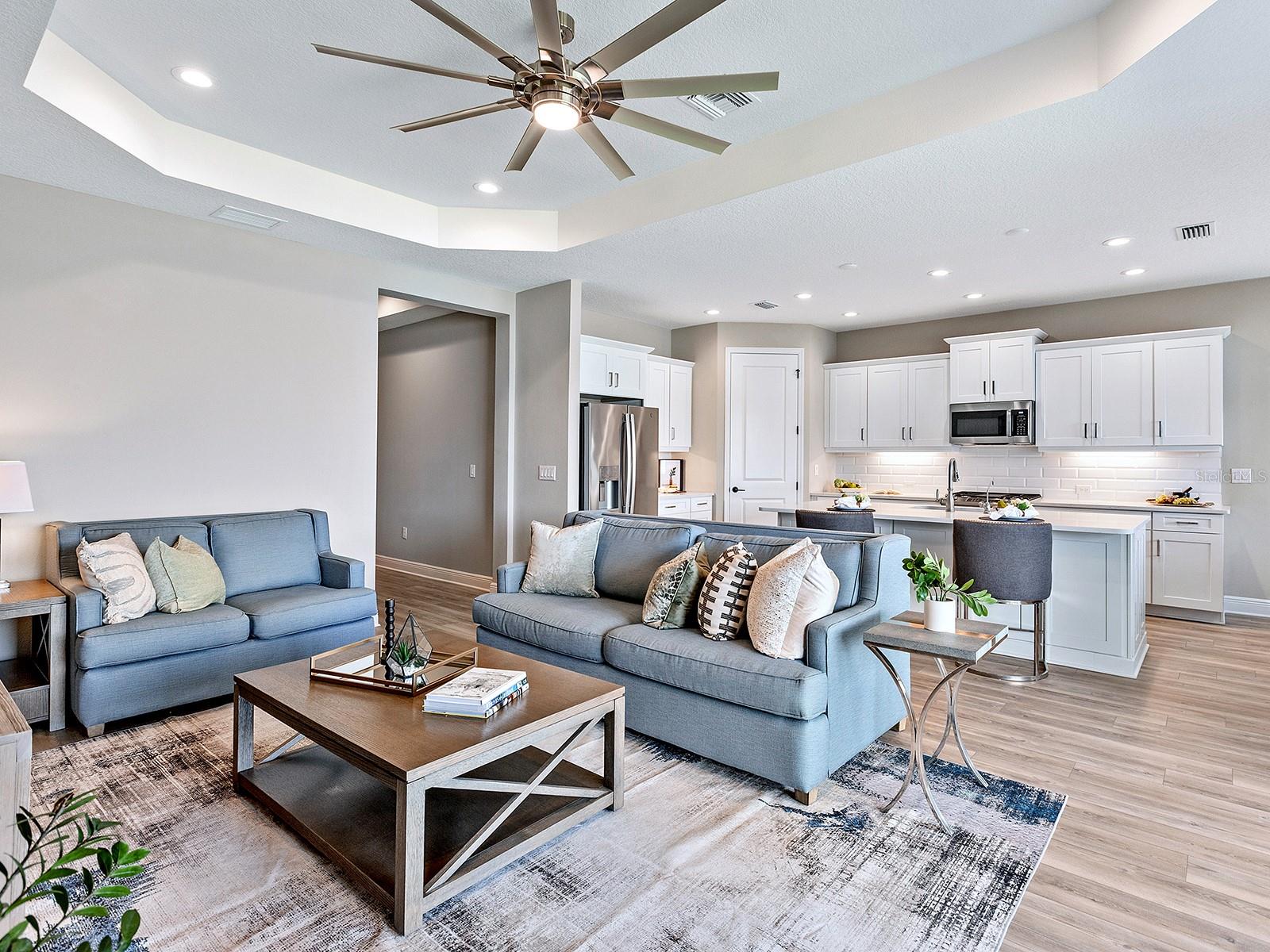 10710 FALLING LEAF CT