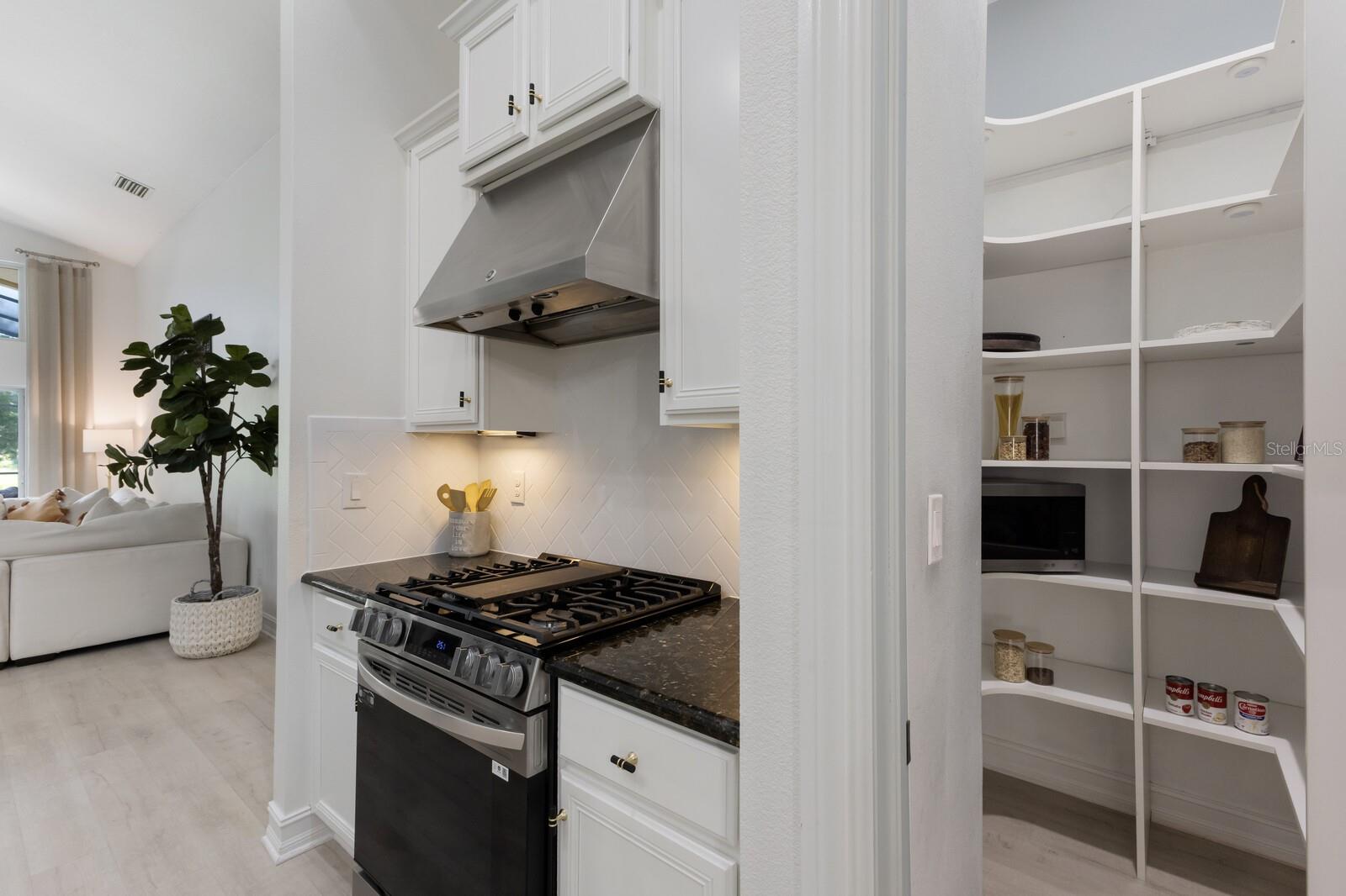 12015 FOREST PARK CIR