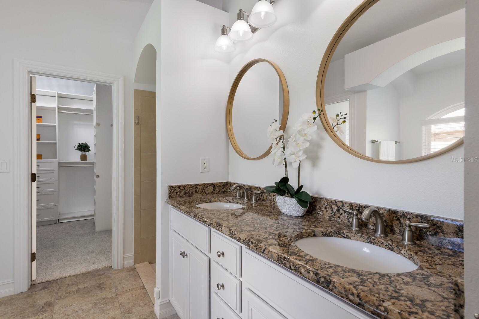 12015 FOREST PARK CIR