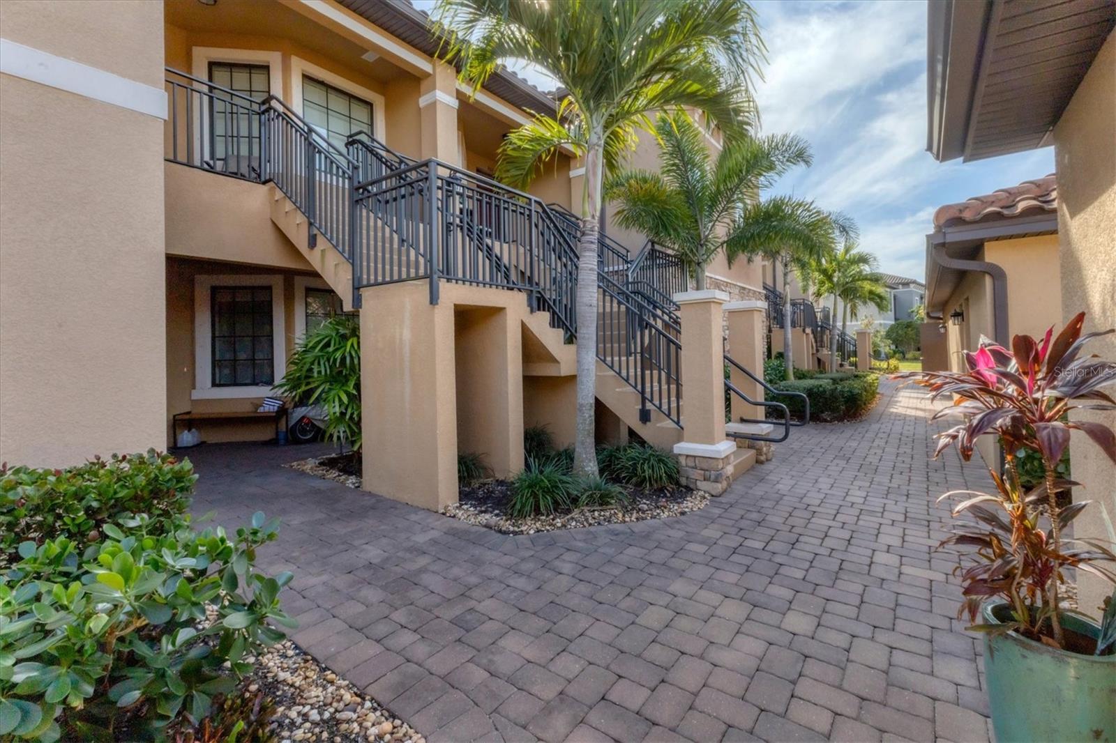 13732 MESSINA LOOP #202
