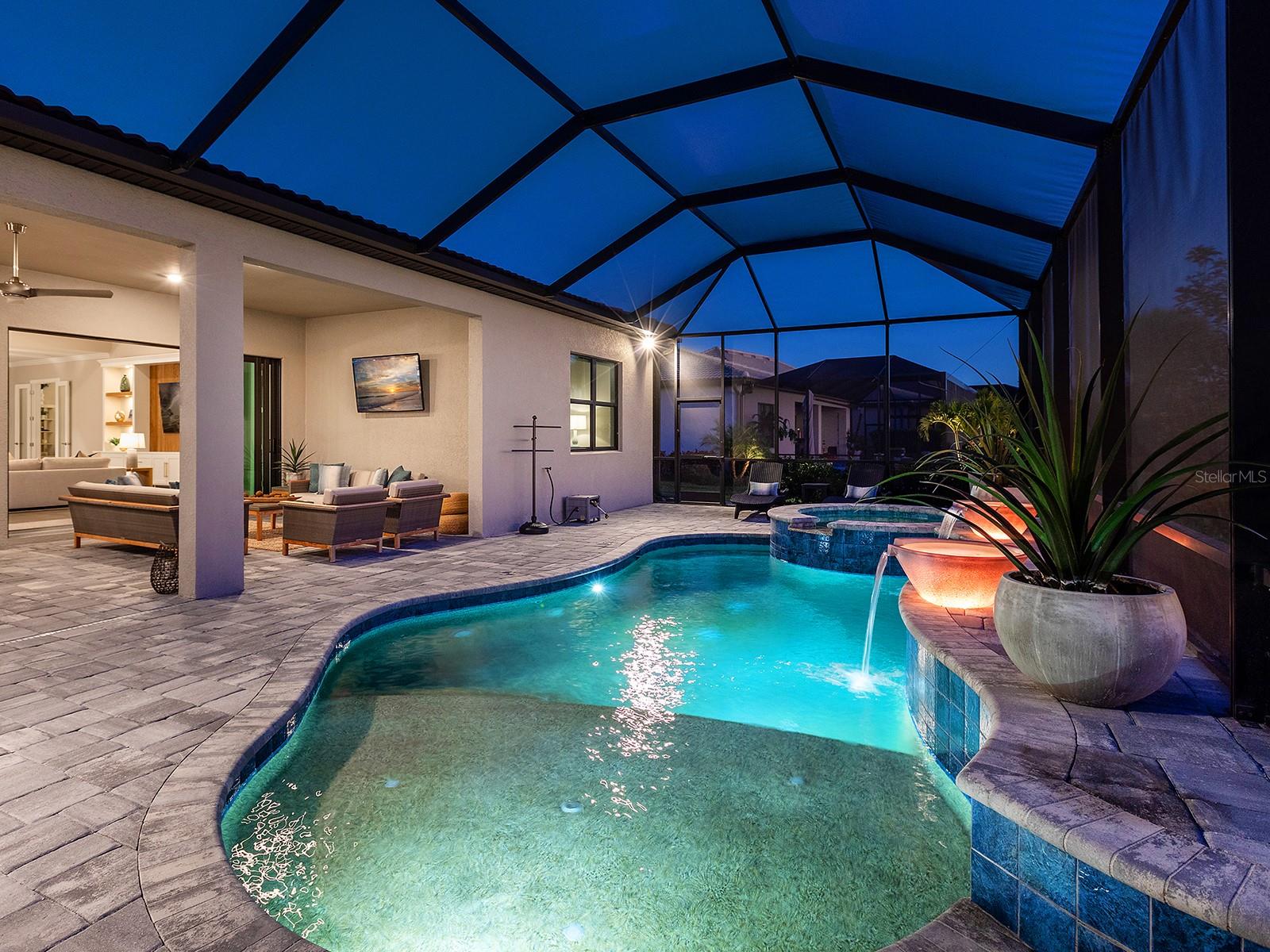 7949 SUNSET PINES DR