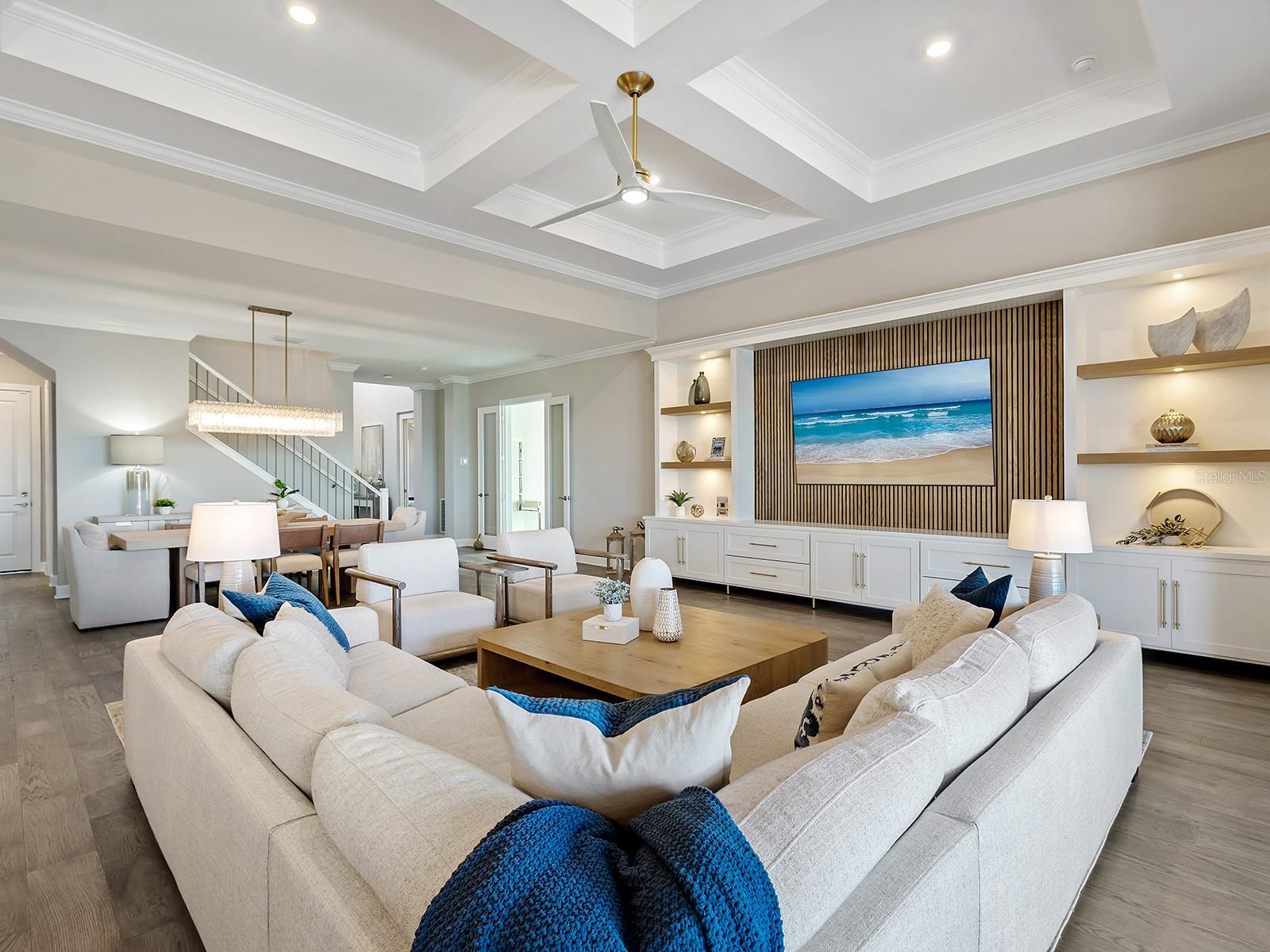 7949 SUNSET PINES DR