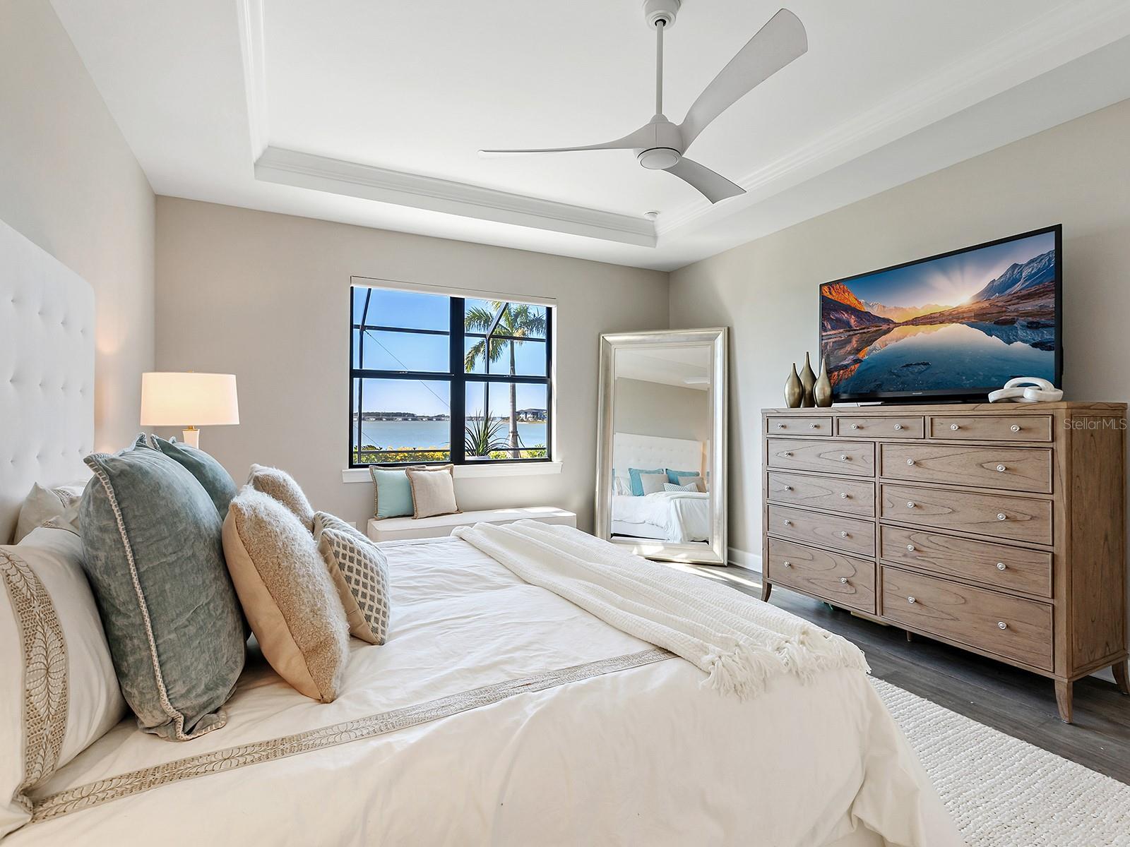 7949 SUNSET PINES DR