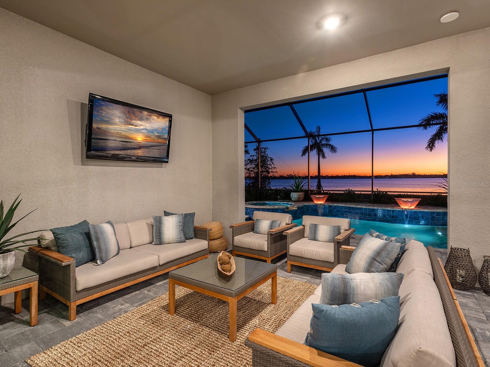 7949 SUNSET PINES DR