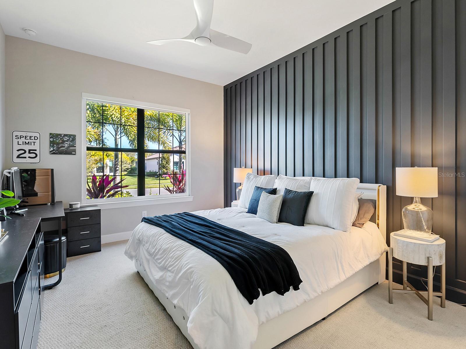 7949 SUNSET PINES DR