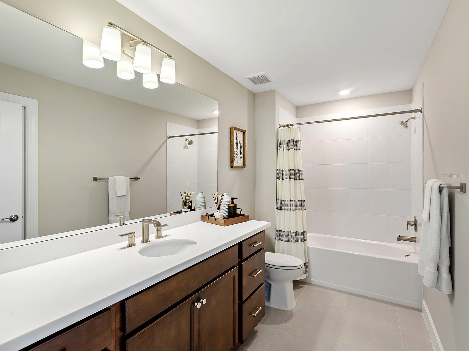 7949 SUNSET PINES DR