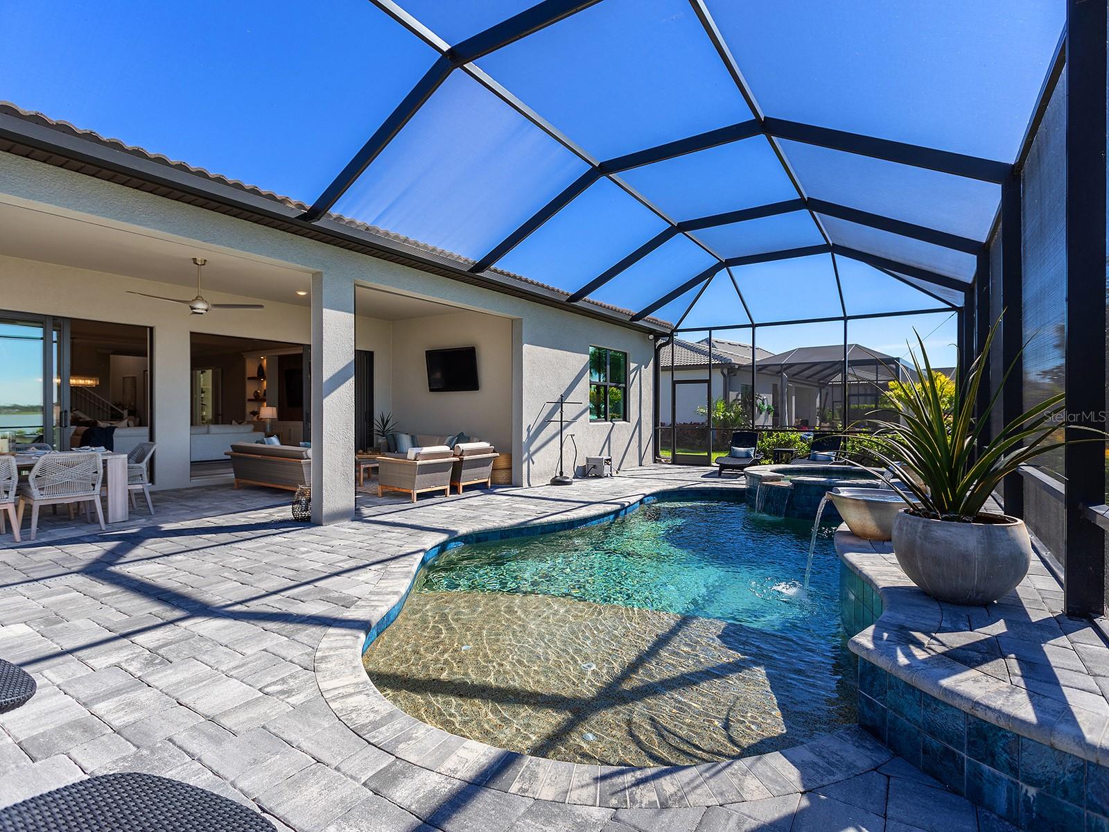 7949 SUNSET PINES DR