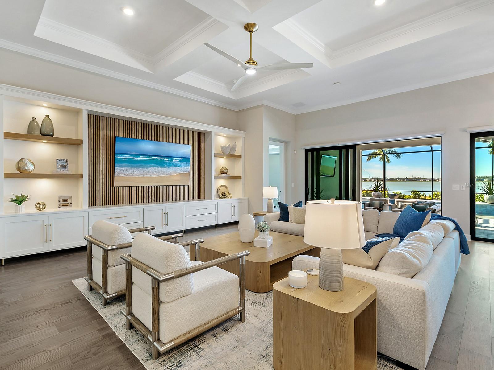 7949 SUNSET PINES DR