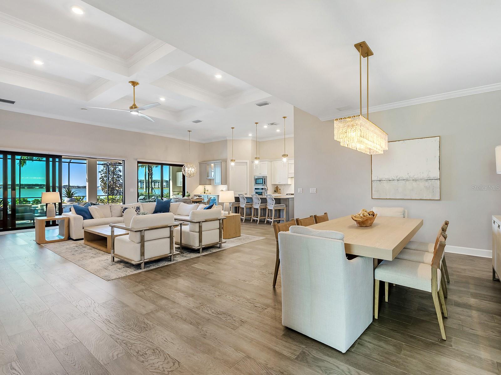 7949 SUNSET PINES DR