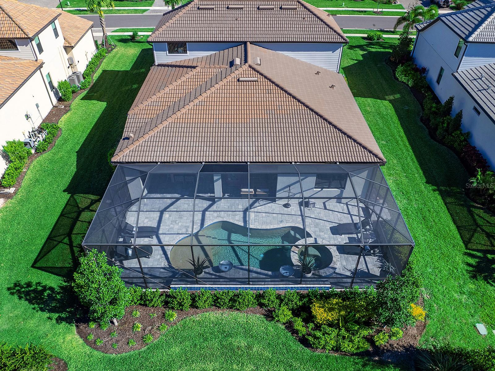 7949 SUNSET PINES DR