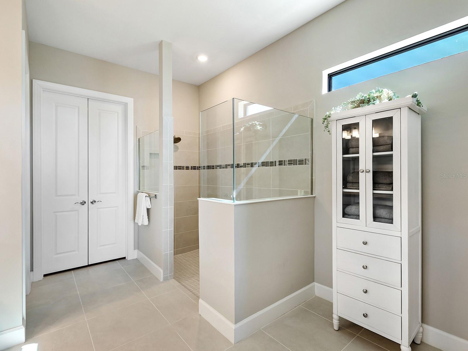 7949 SUNSET PINES DR