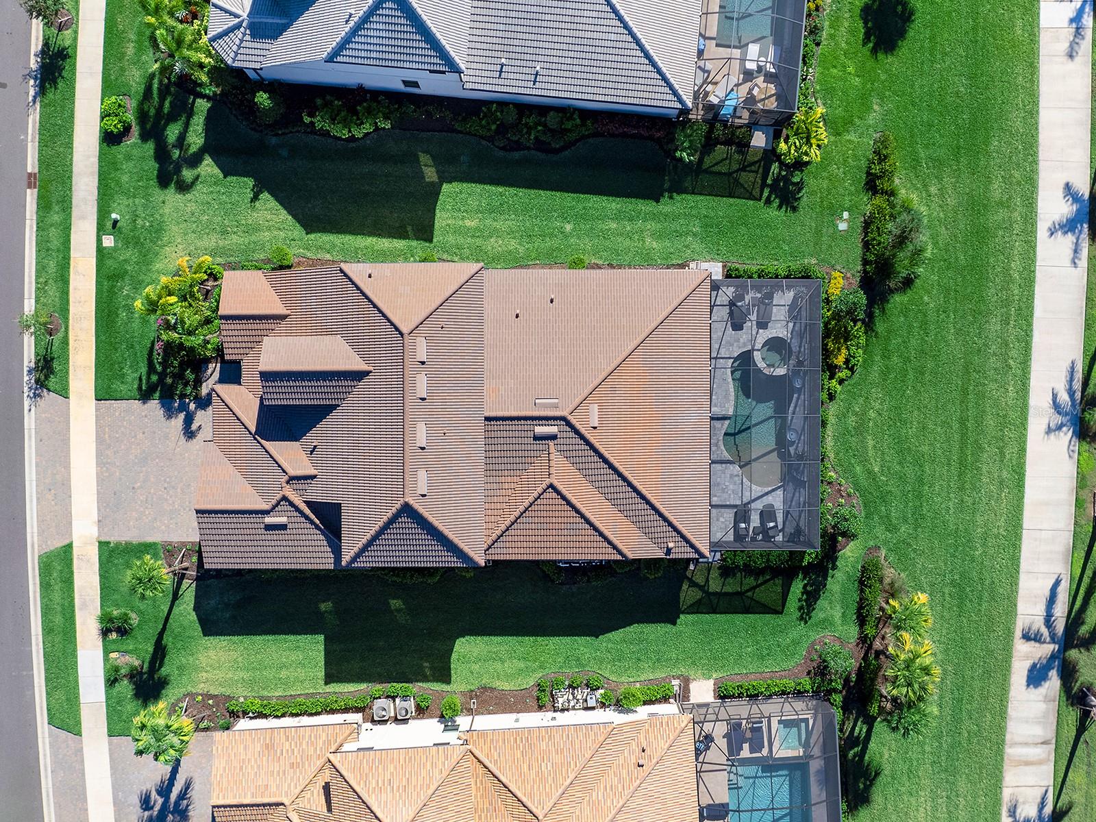 7949 SUNSET PINES DR