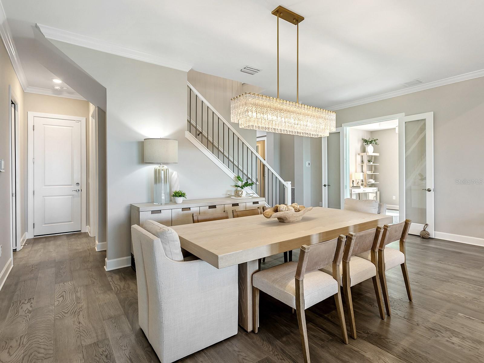 7949 SUNSET PINES DR