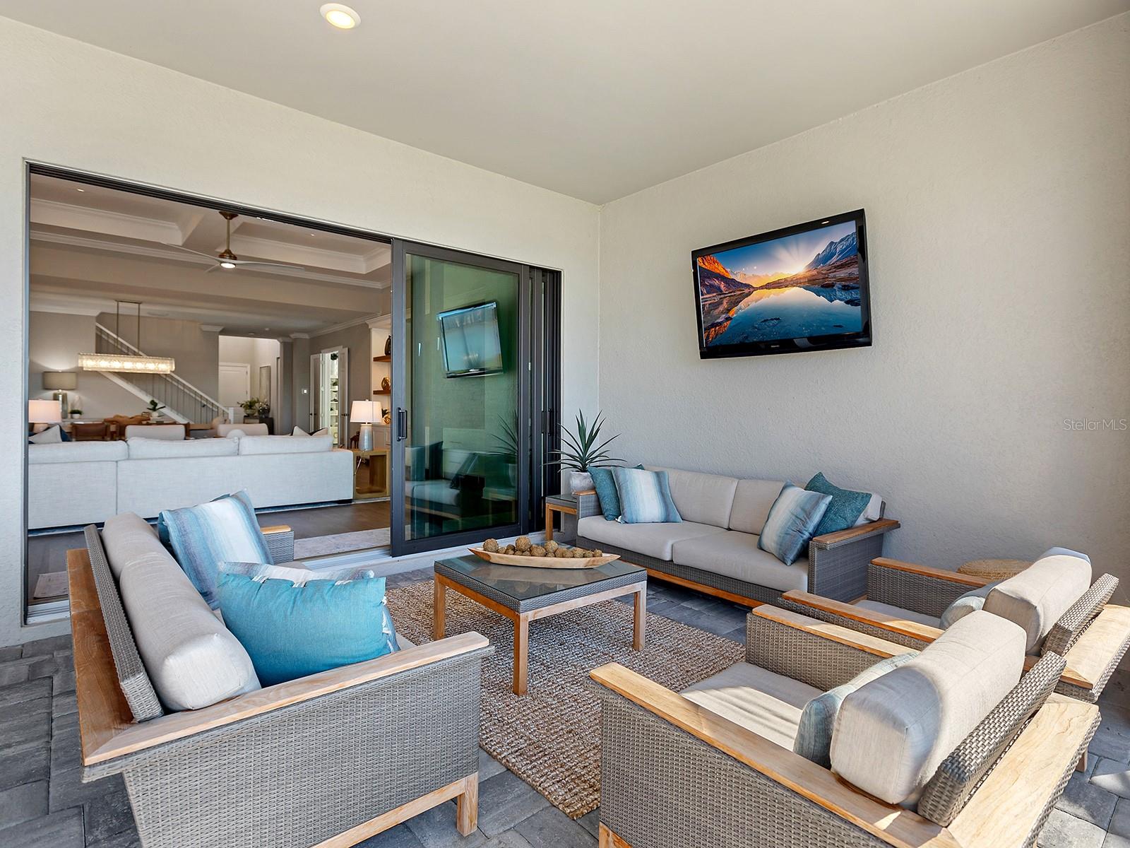 7949 SUNSET PINES DR