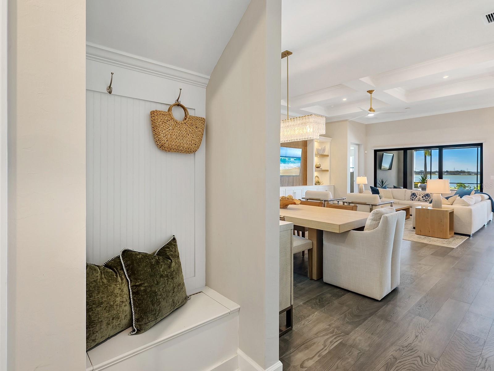 7949 SUNSET PINES DR