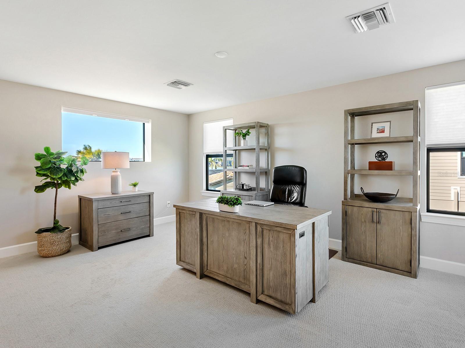 7949 SUNSET PINES DR