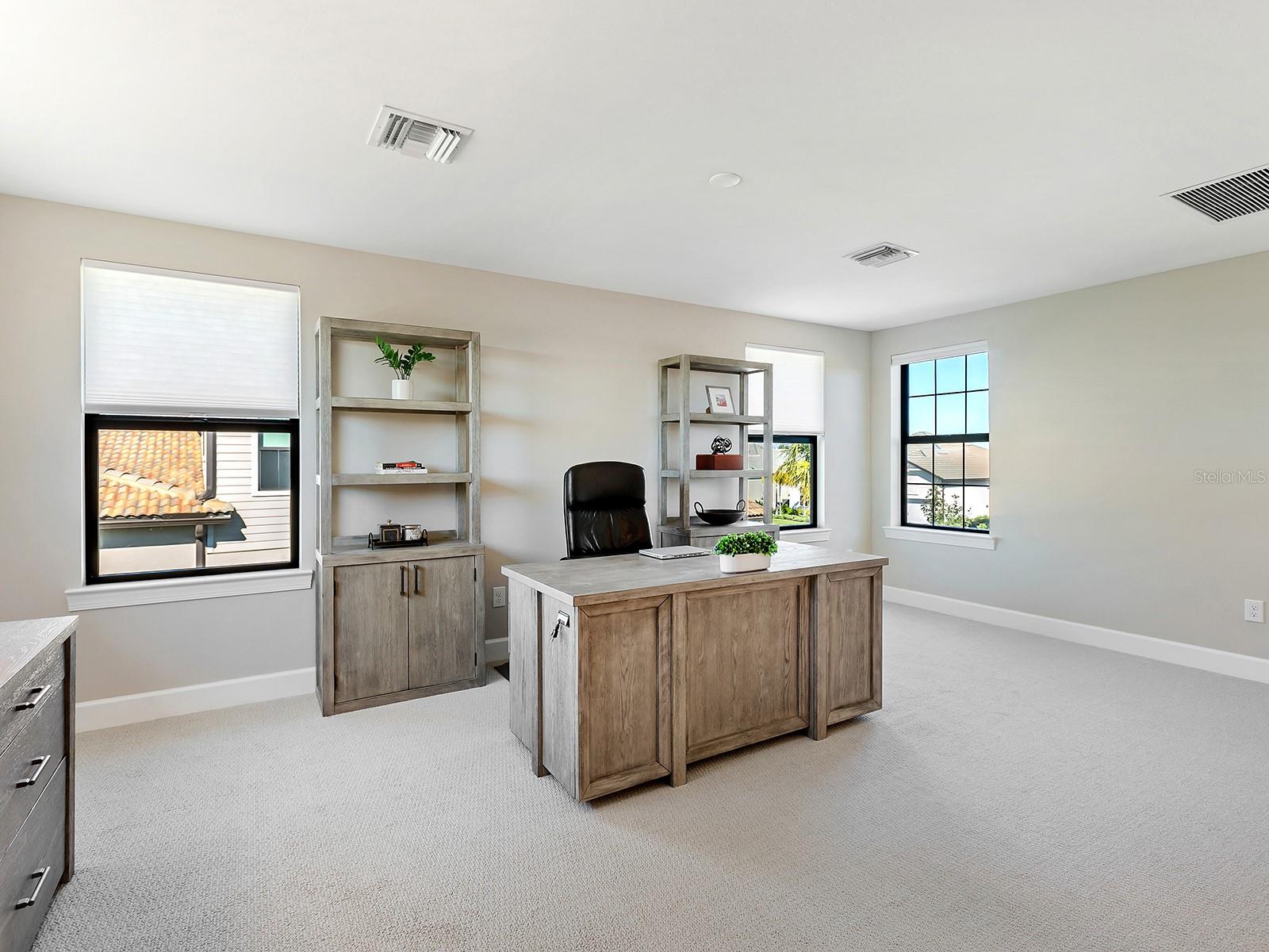 7949 SUNSET PINES DR