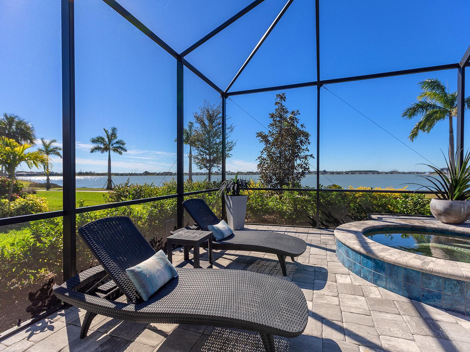 7949 SUNSET PINES DR