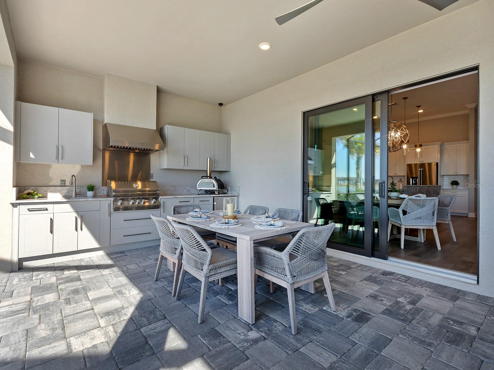 7949 SUNSET PINES DR