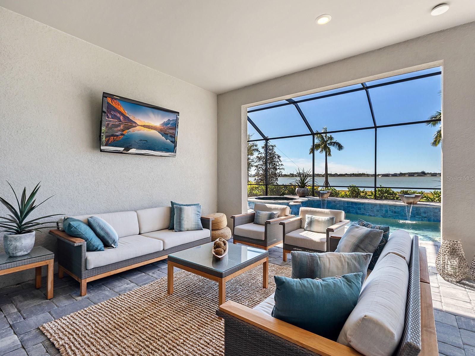 7949 SUNSET PINES DR