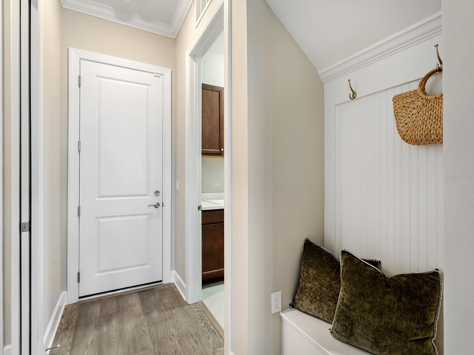 7949 SUNSET PINES DR