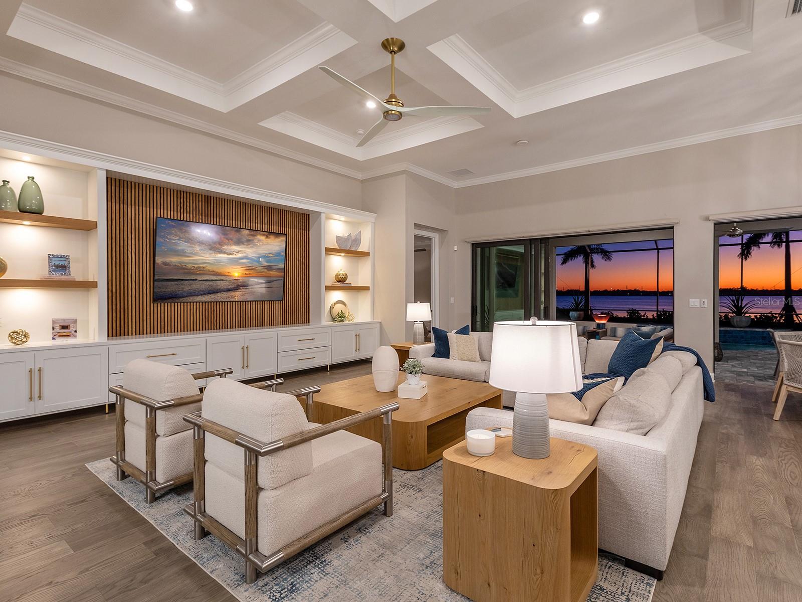 7949 SUNSET PINES DR