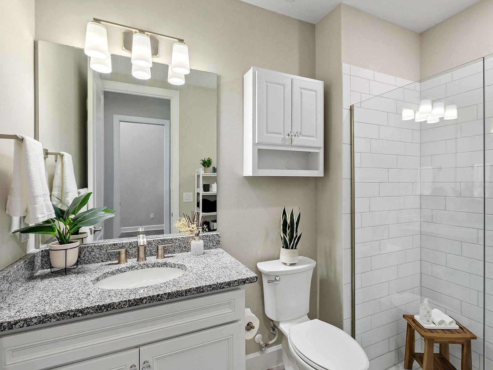 7949 SUNSET PINES DR