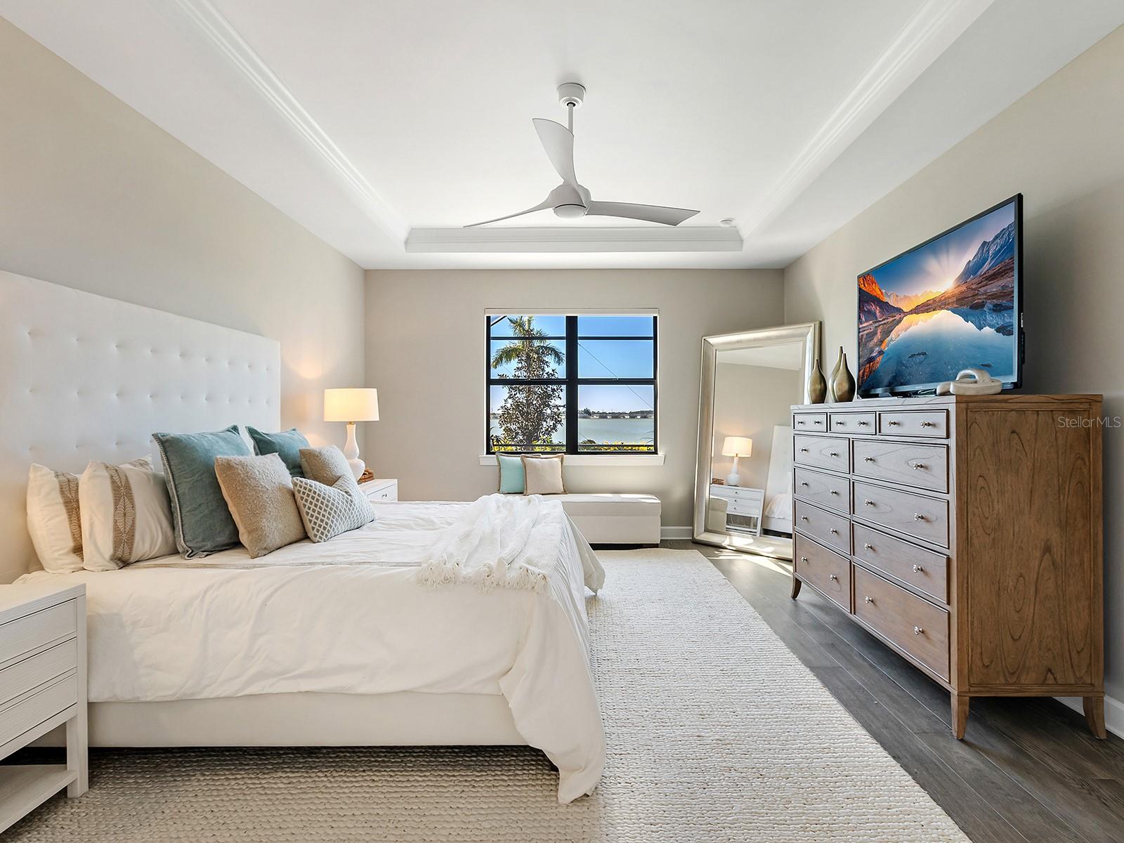 7949 SUNSET PINES DR