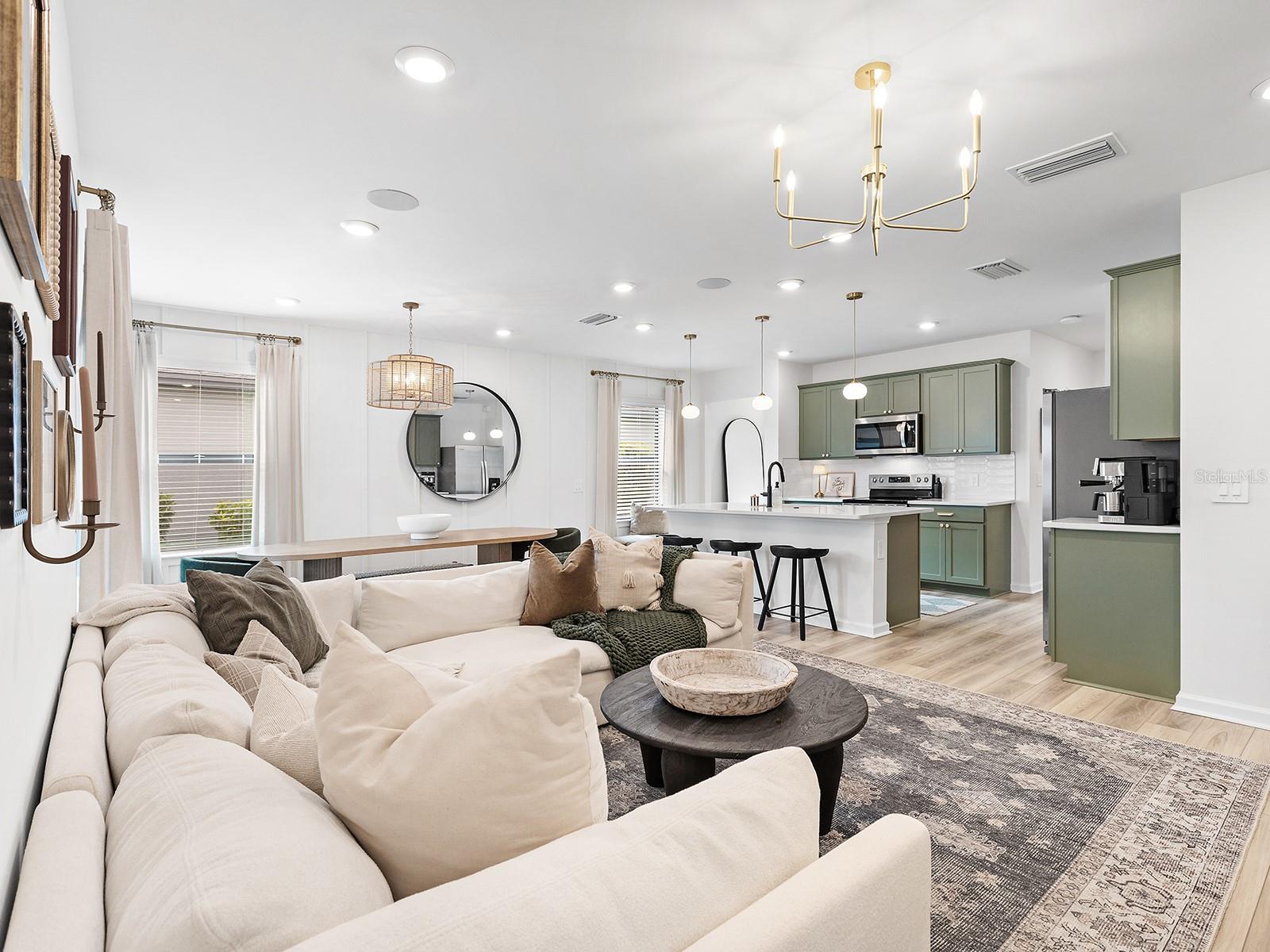 6524 SILVERSTAR DR