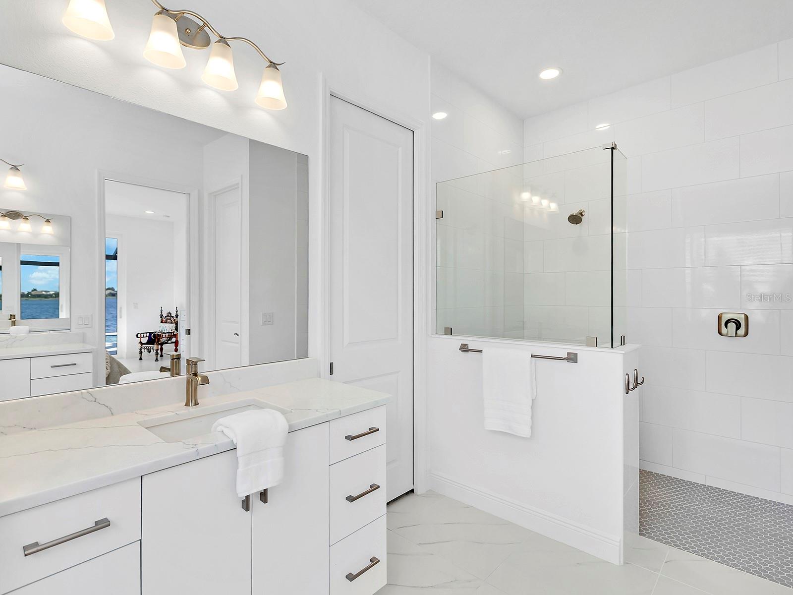 7959 WATERBEND TRL