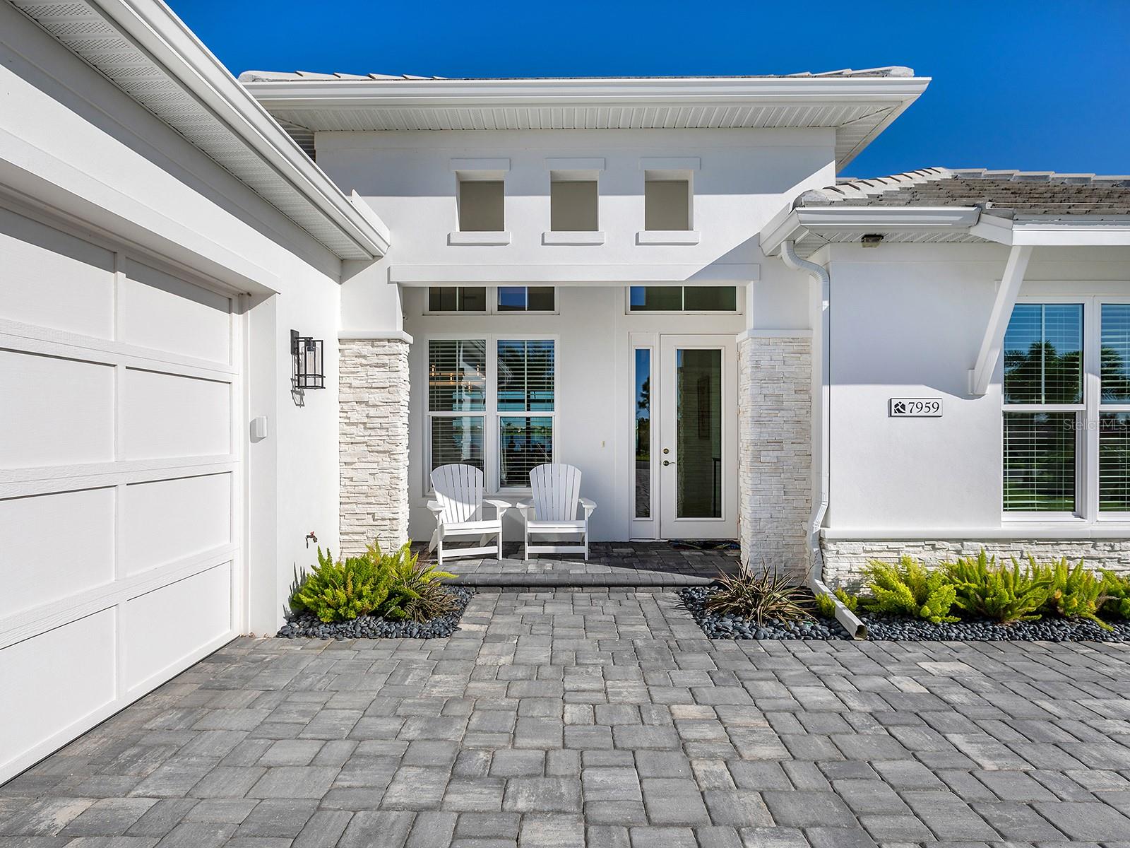 7959 WATERBEND TRL