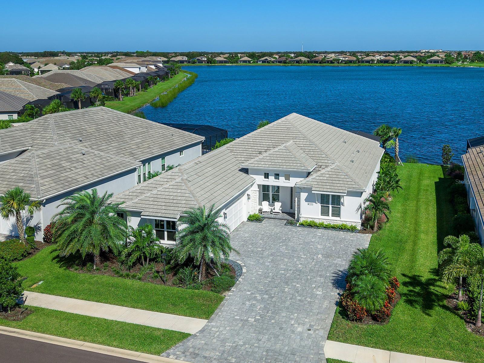 7959 WATERBEND TRL