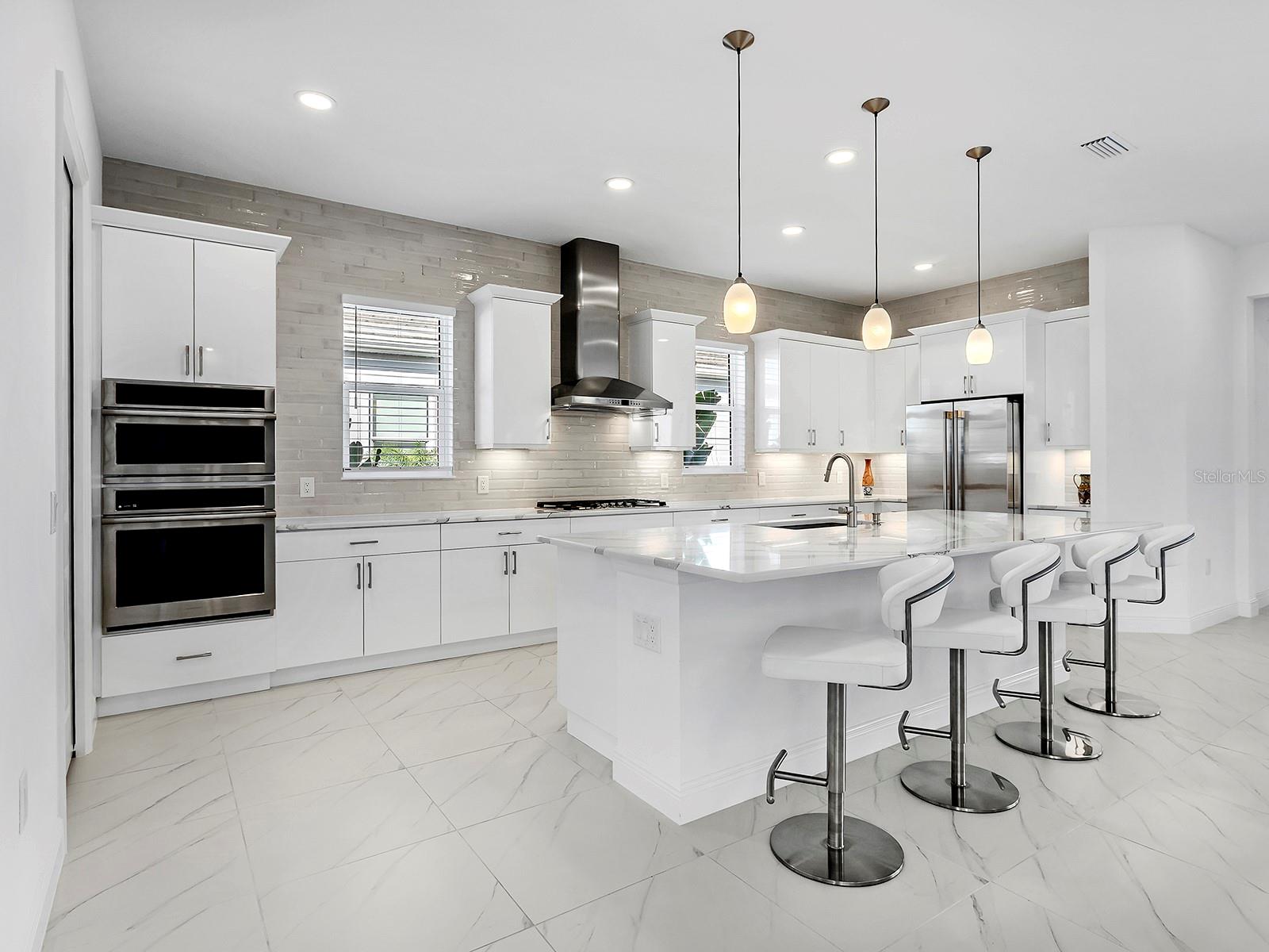 7959 WATERBEND TRL
