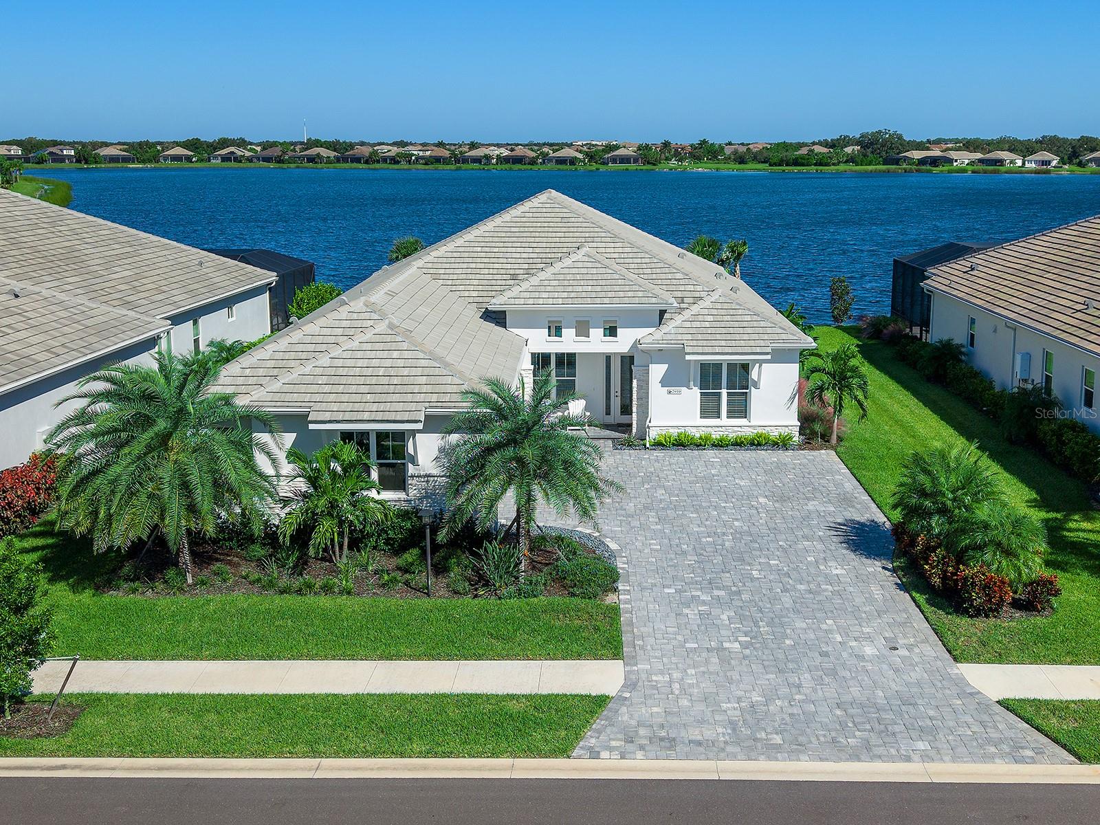 7959 WATERBEND TRL