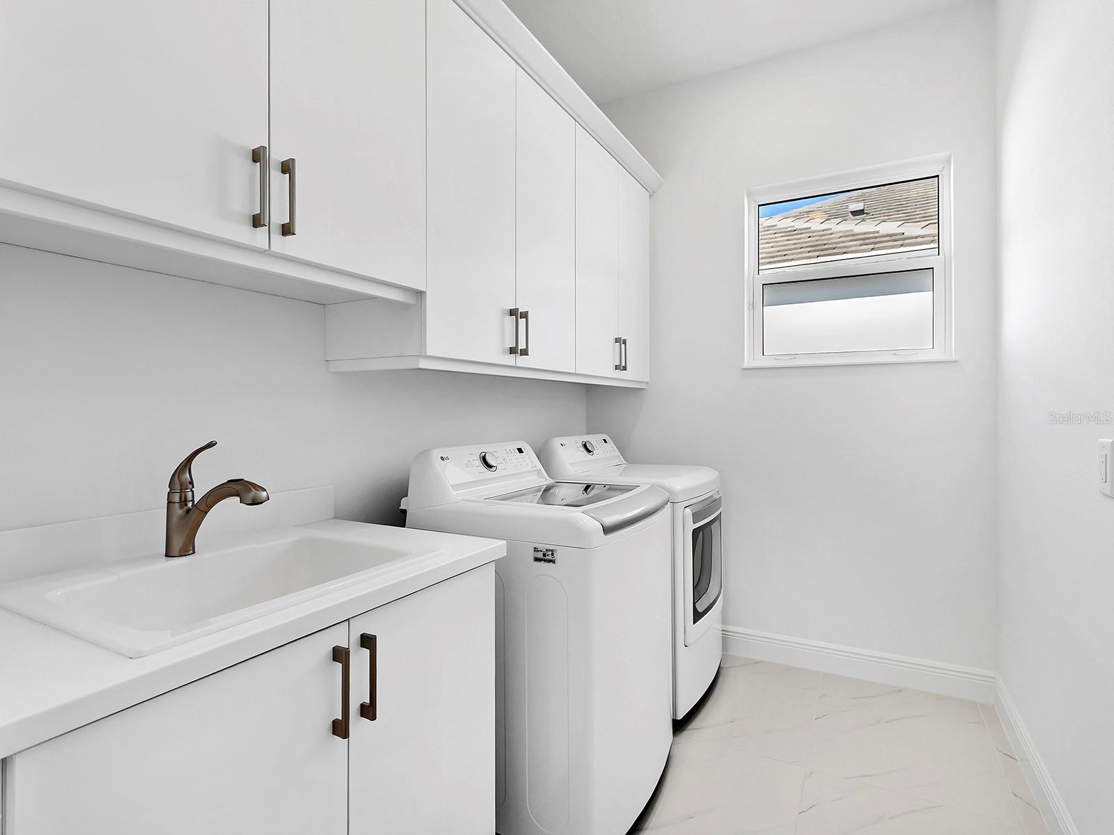 7959 WATERBEND TRL