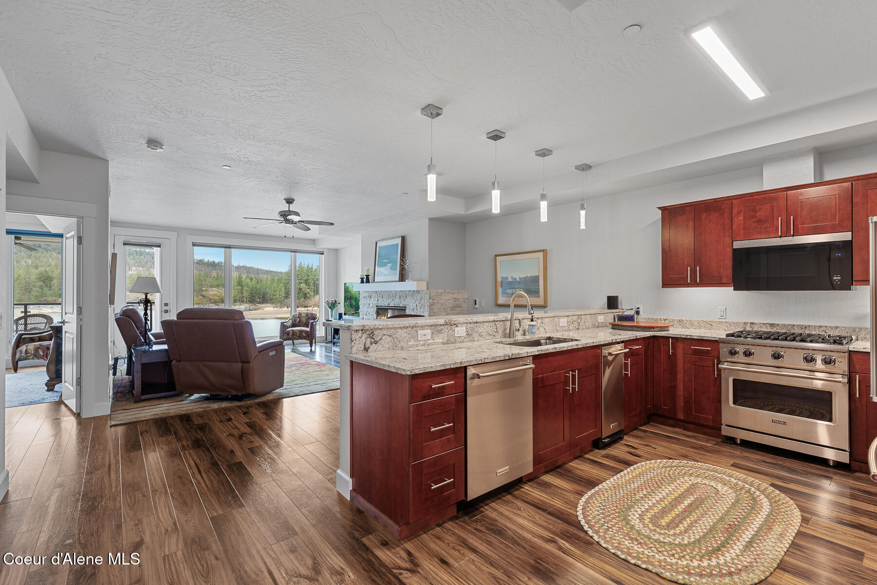 447 W Waterside Dr #304