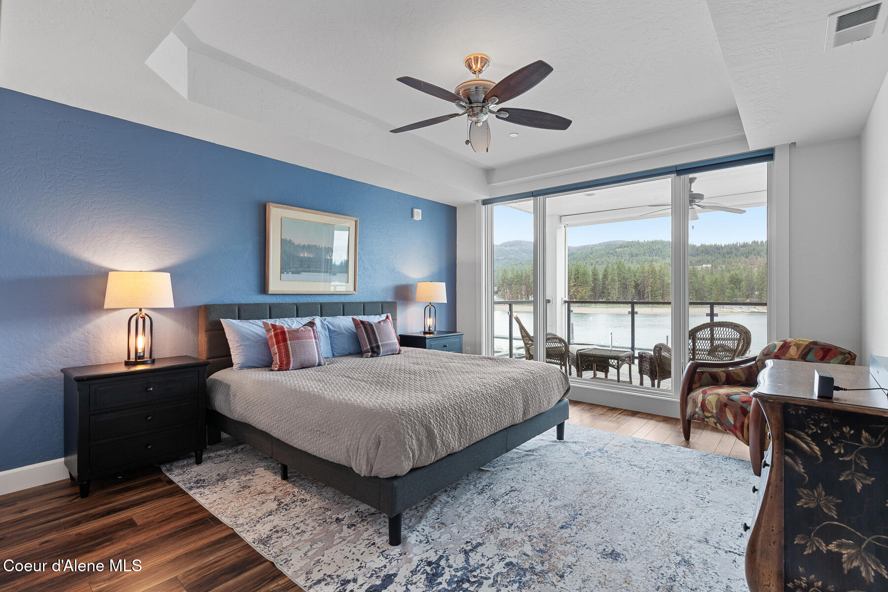 447 W Waterside Dr #304