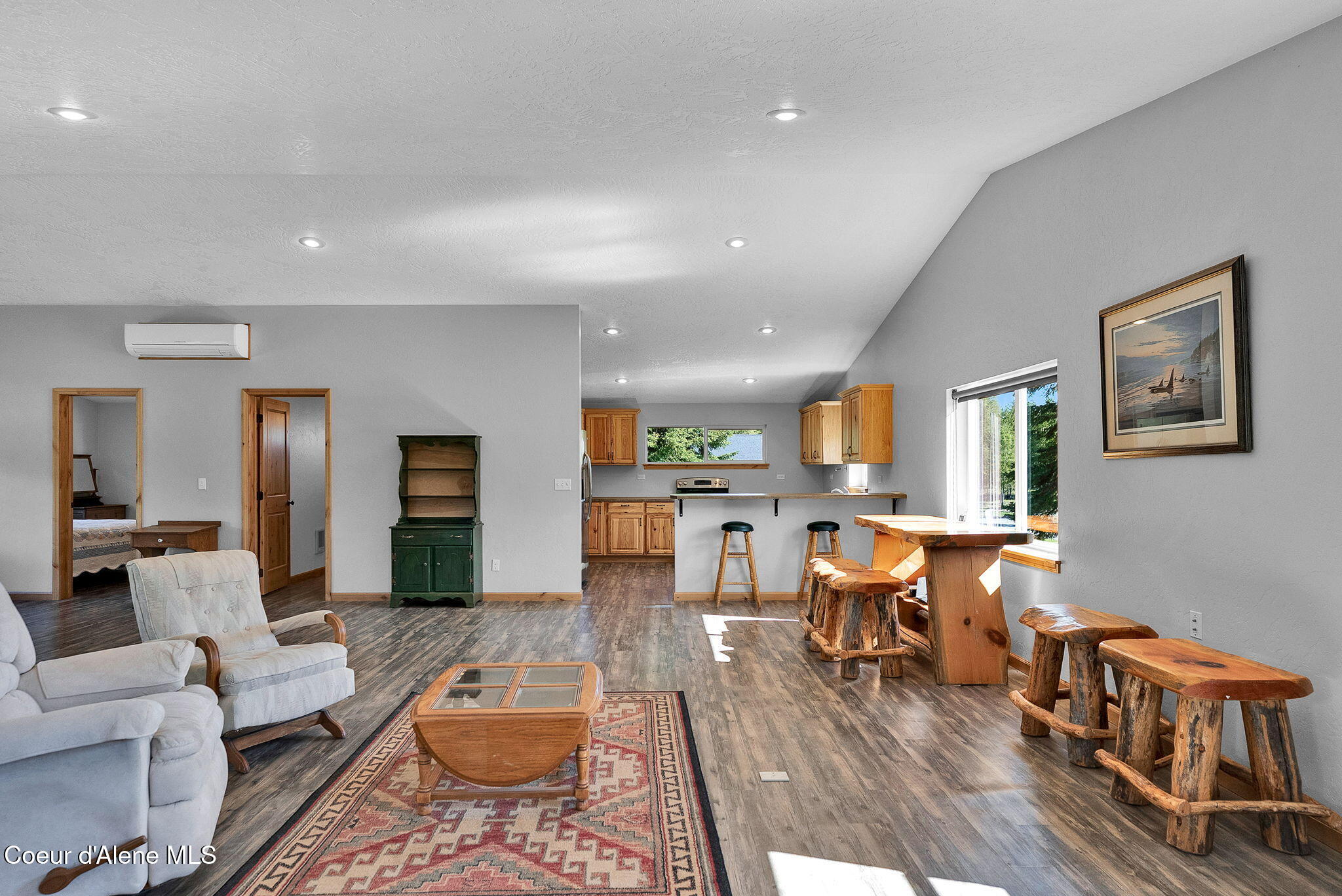 386 Ursa LN