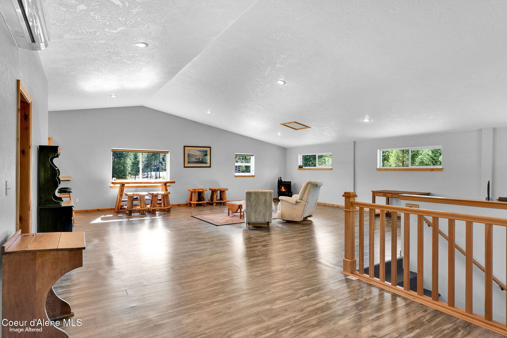 386 Ursa LN