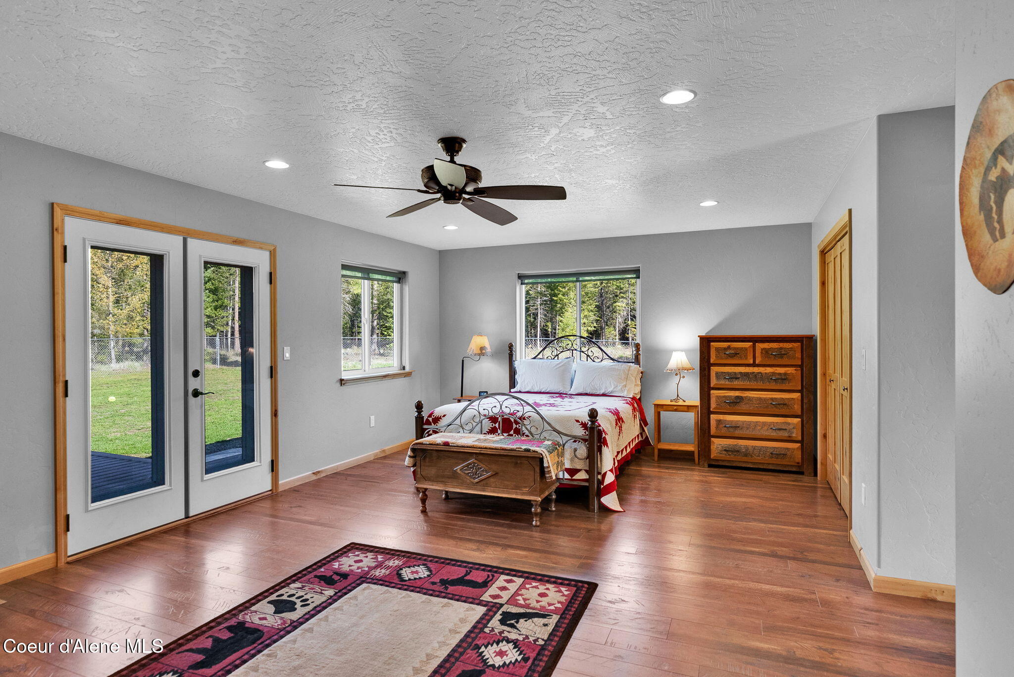 386 Ursa LN