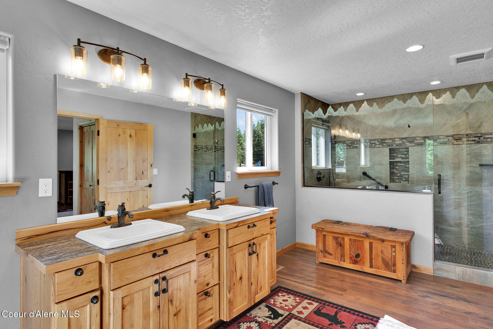 386 Ursa LN